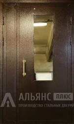 Фото «Металлическая подъездная дверь с отделкой порошком и остеклением / утеплением №2»